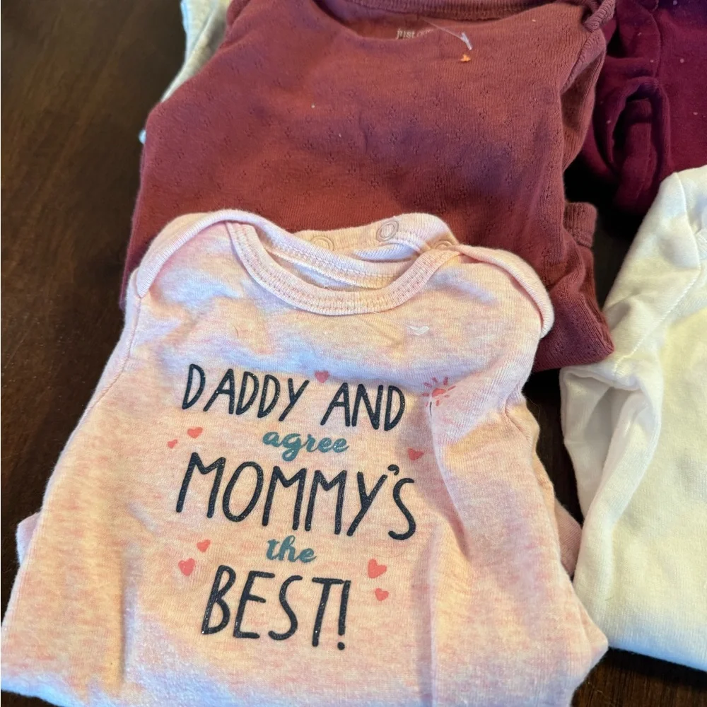 Long sleeve onesies 3 Month - Picture 2 of 4